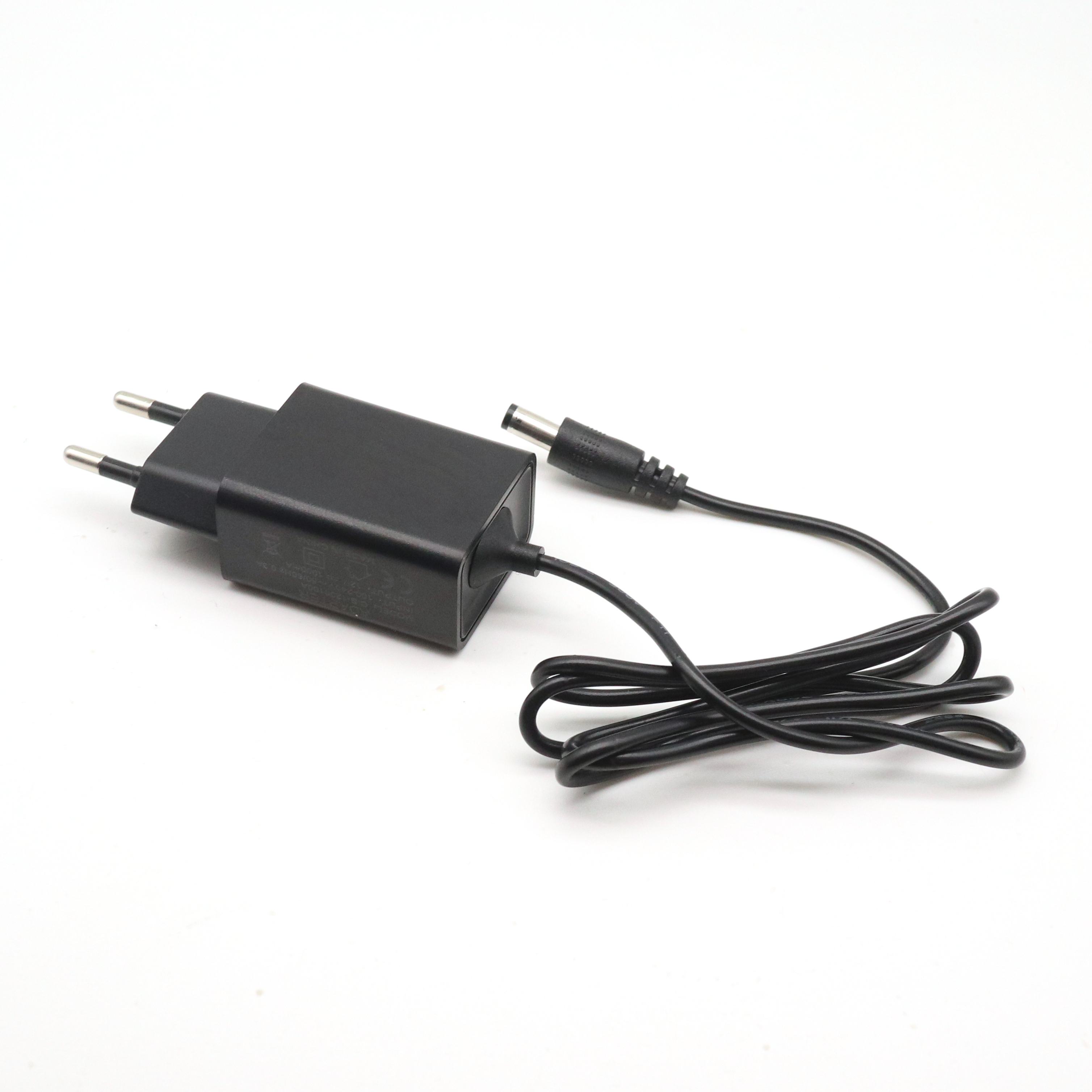 Aukru M4 Series Universal USB Adapter (EU / US / AU) - M4 EU mit festem Kabel (Black) - M4 EU mit Kabel (Top)